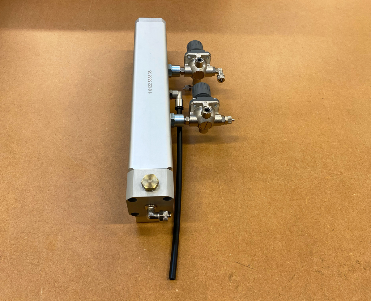 Pump with Pressure Reducer, Spare, Hose and Bleeder Adapter